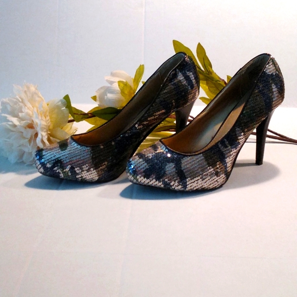 Women's high heel shoes